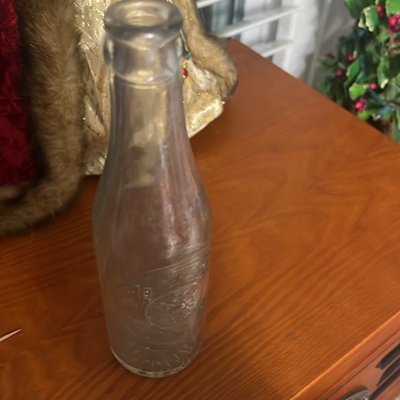 Old Dr Pepper embossed. Good for life on one side. 10 2 4 on other side - Picture 2 of 4